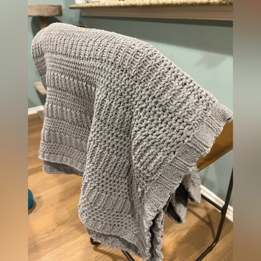 Gray Knit Throw Blanket